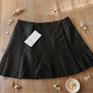 NEW Zara Women Black Pleated Mini Skirt - A-Line Style, size M